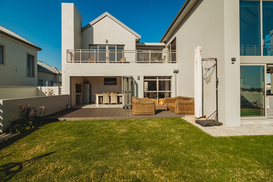 5 Bedroom Property for Sale in Kingswood Golf Estate Western Cape